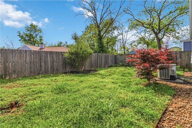 206 NW J Street, Bentonville, AR 72712