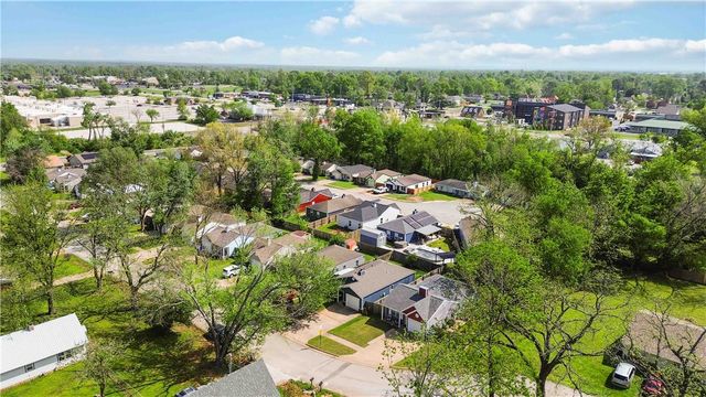 206 NW J Street, Bentonville, AR 72712
