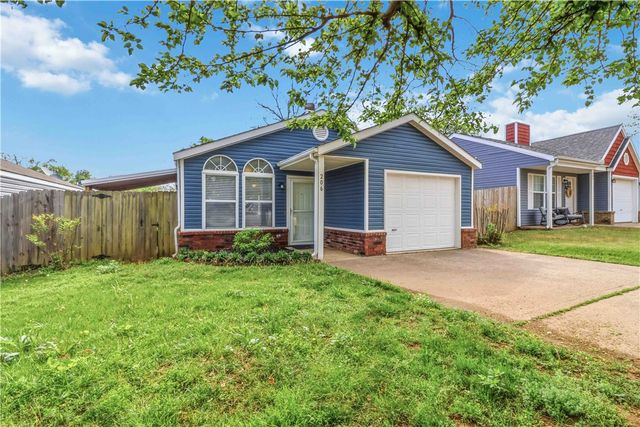 206 NW J Street, Bentonville, AR 72712