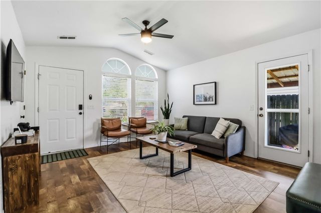 206 NW J Street, Bentonville, AR 72712