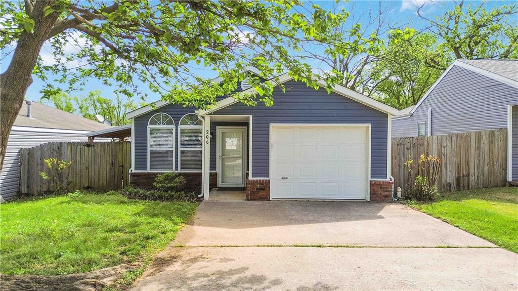 206 NW J Street, Bentonville, AR 72712