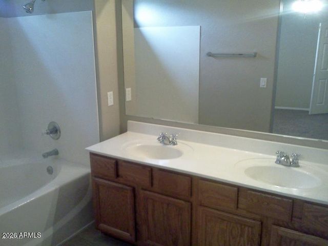 8749 E KNOWLES Avenue, Mesa, AZ 85209