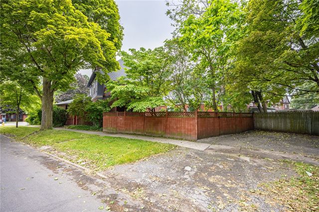 809 South Avenue, Rochester, NY 14620