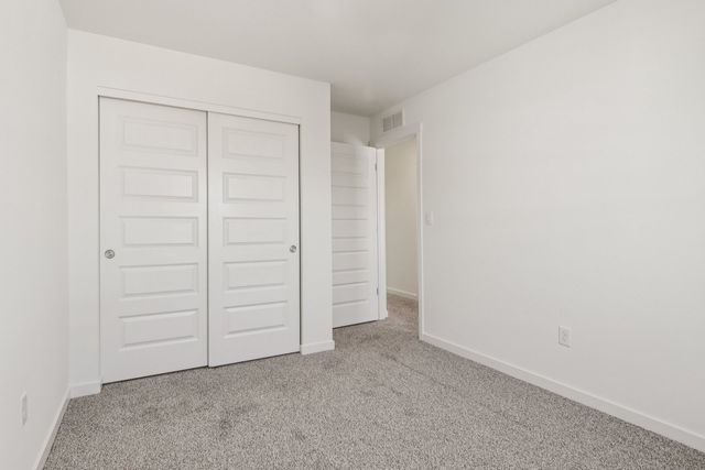 911 Briar Glen Court, Hampshire, IL 60140