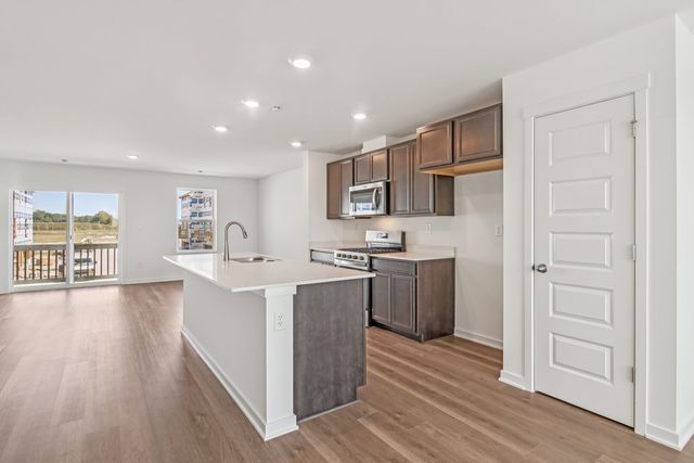 911 Briar Glen Court, Hampshire, IL 60140