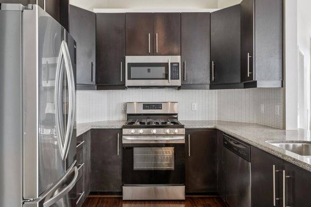 3801 3801 San Pablo Ave 303, Emeryville, CA 94608