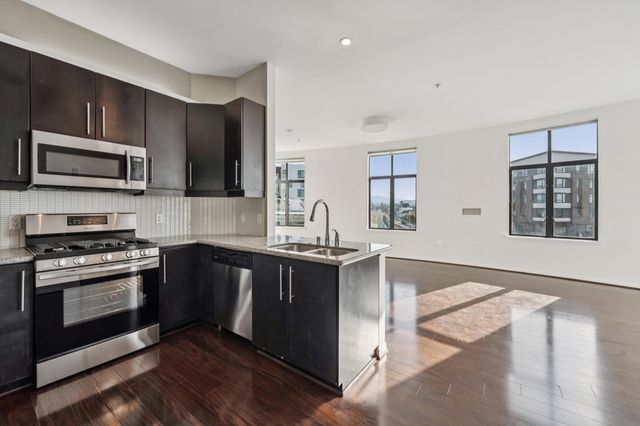 3801 3801 San Pablo Ave 303, Emeryville, CA 94608