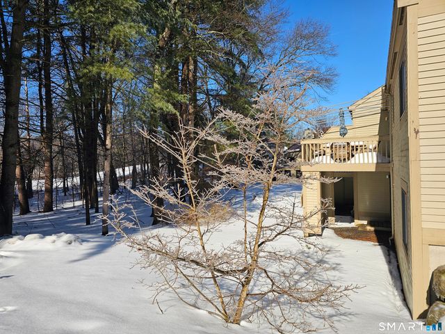 9 Putnam Lane 9, Avon, CT 06001