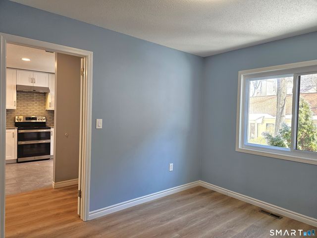 9 Putnam Lane 9, Avon, CT 06001