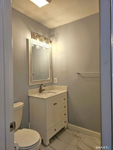 9 Putnam Lane 9, Avon, CT 06001