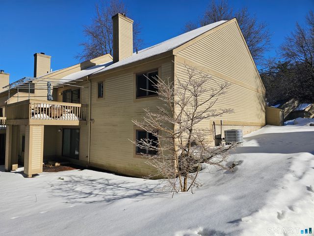 9 Putnam Lane 9, Avon, CT 06001