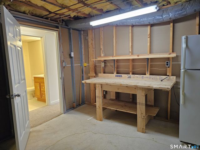 9 Putnam Lane 9, Avon, CT 06001