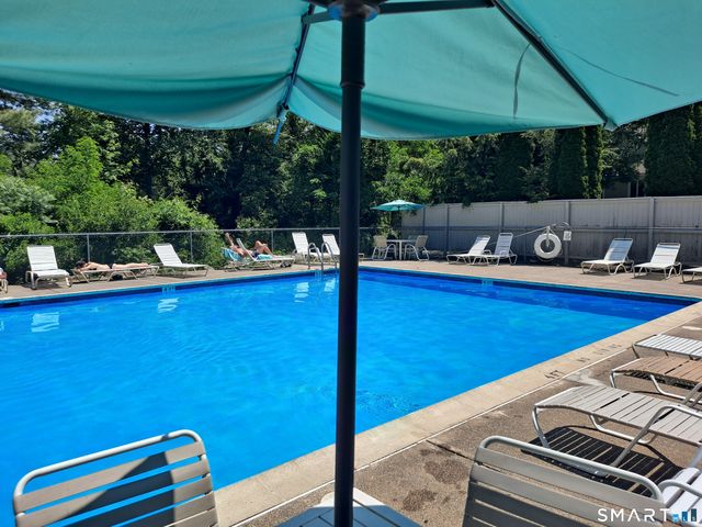 9 Putnam Lane 9, Avon, CT 06001