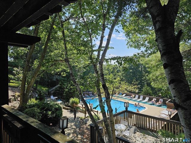 9 Putnam Lane 9, Avon, CT 06001