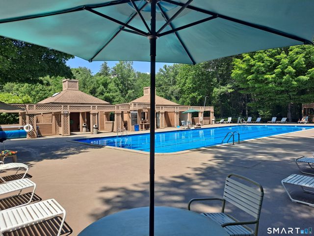 9 Putnam Lane 9, Avon, CT 06001