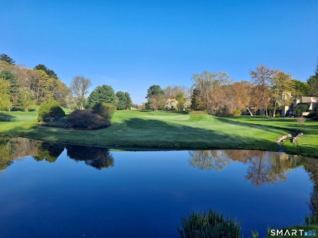 9 Putnam Lane 9, Avon, CT 06001