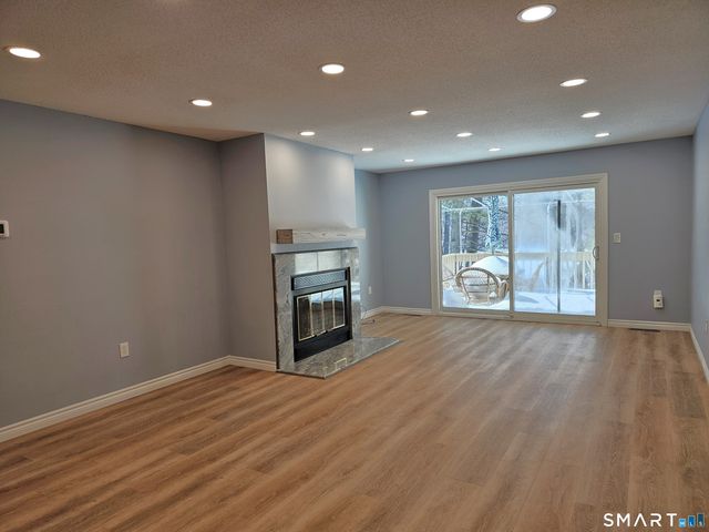 9 Putnam Lane 9, Avon, CT 06001