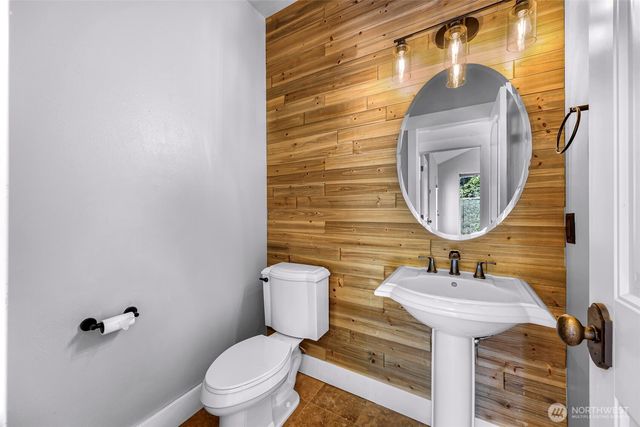 1235 Geneva Hills Road, Bellingham, WA 98229