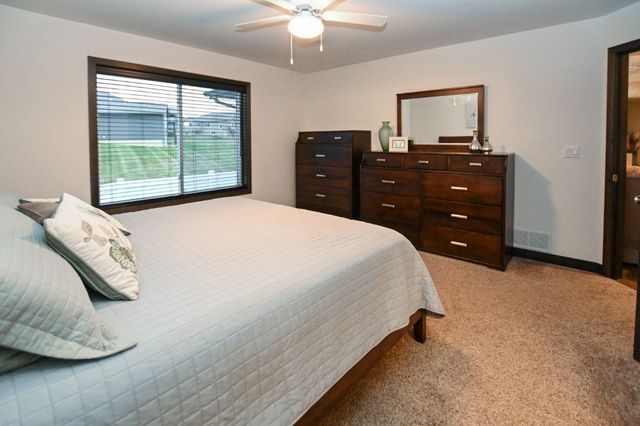 3720 Bluebird Drive SW, Cedar Rapids, IA 52404