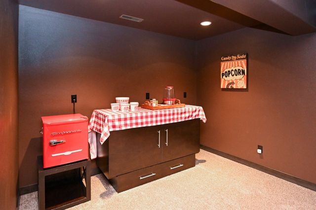 3720 Bluebird Drive SW, Cedar Rapids, IA 52404