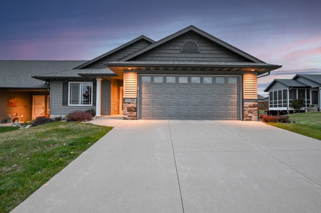 3720 Bluebird Drive SW, Cedar Rapids, IA 52404