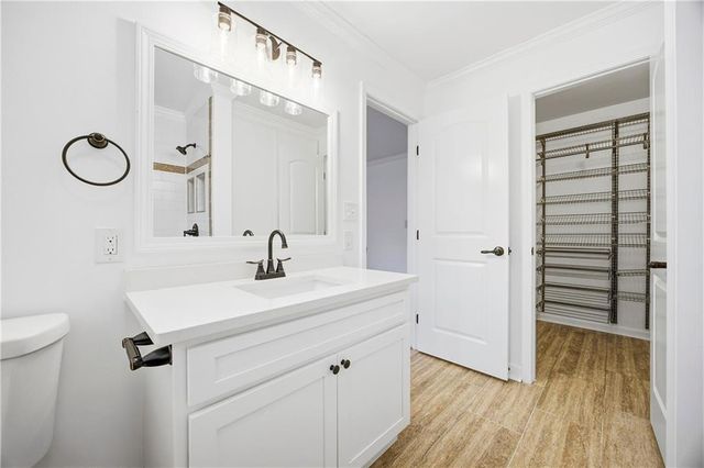 495 Knoll Woods Drive, Roswell, GA 30075