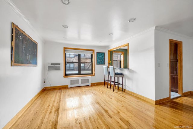 2 W Mill Drive 1B, Great Neck, NY 11021