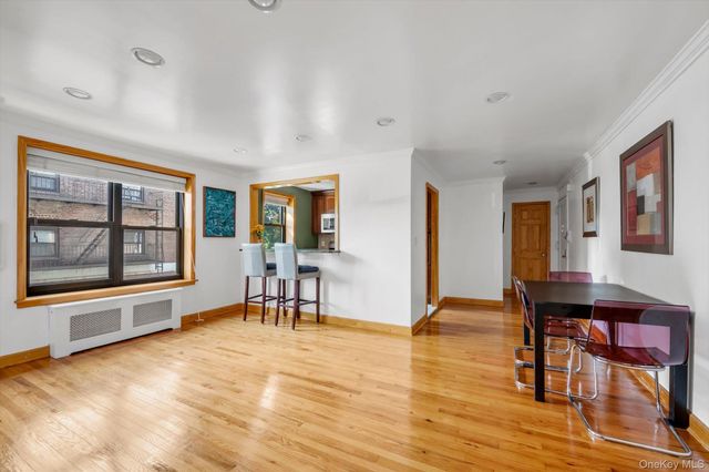 2 W Mill Drive 1B, Great Neck, NY 11021