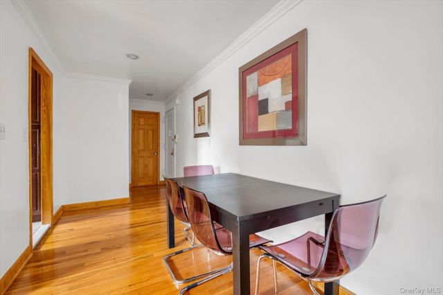 2 W Mill Drive 1B, Great Neck, NY 11021