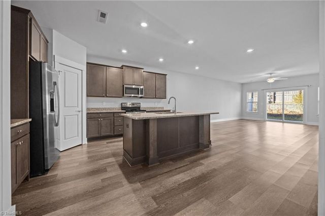 3903 Sudley Point, Jamestown, NC 27282