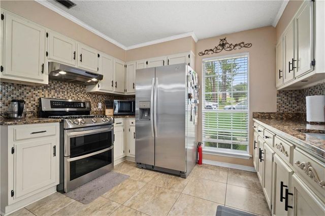 7711 Creekwood Drive, Mobile, AL 36695