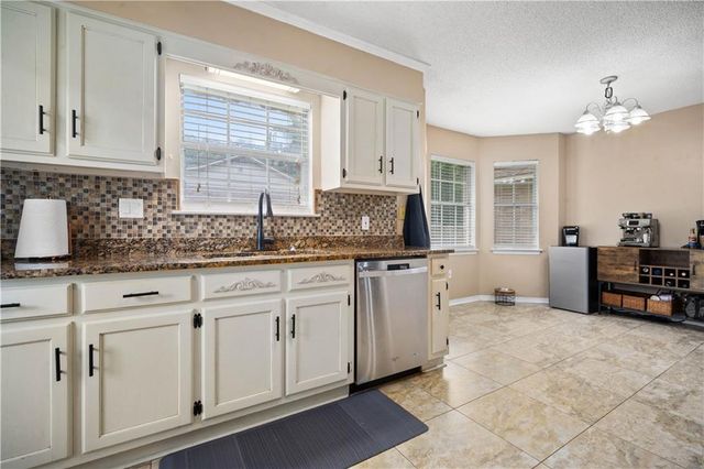 7711 Creekwood Drive, Mobile, AL 36695