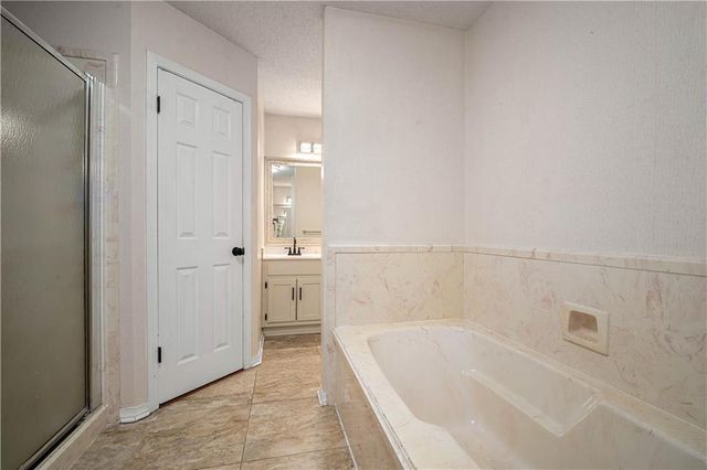 7711 Creekwood Drive, Mobile, AL 36695