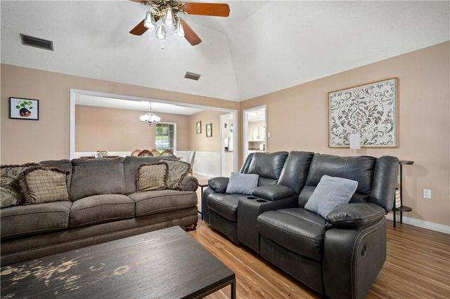 7711 Creekwood Drive, Mobile, AL 36695