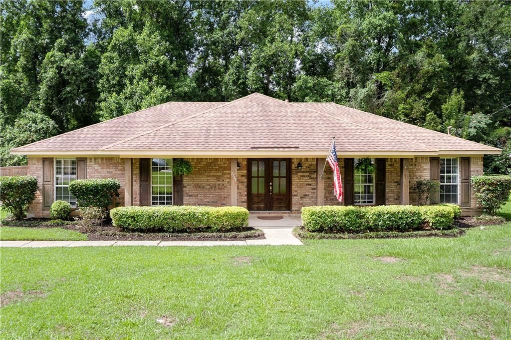 7711 Creekwood Drive, Mobile, AL 36695