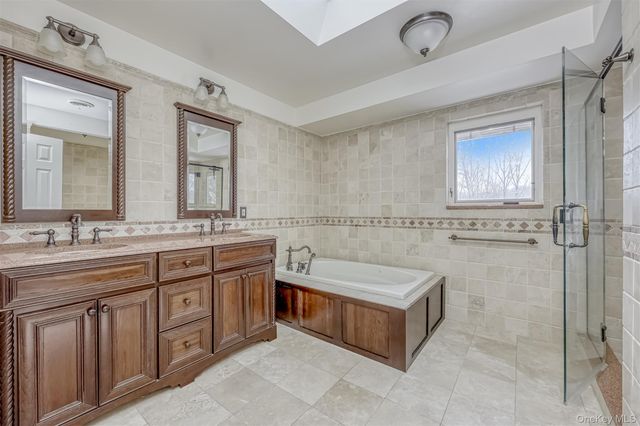 40 Cragmere Oval, New City, NY 10956