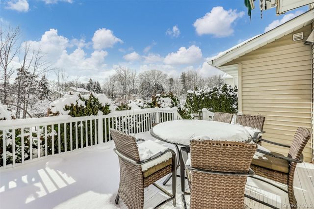 40 Cragmere Oval, New City, NY 10956