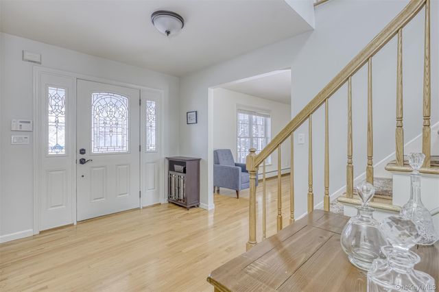 40 Cragmere Oval, New City, NY 10956