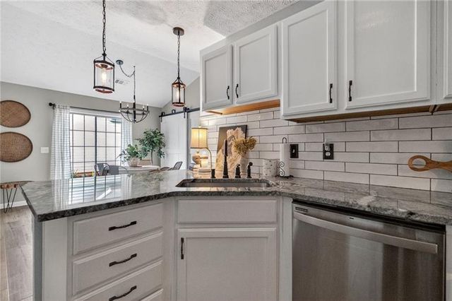 513 Stanford Place, Woodstock, GA 30188