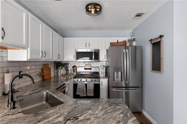 513 Stanford Place, Woodstock, GA 30188