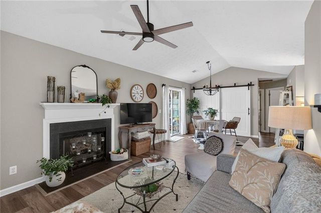 513 Stanford Place, Woodstock, GA 30188