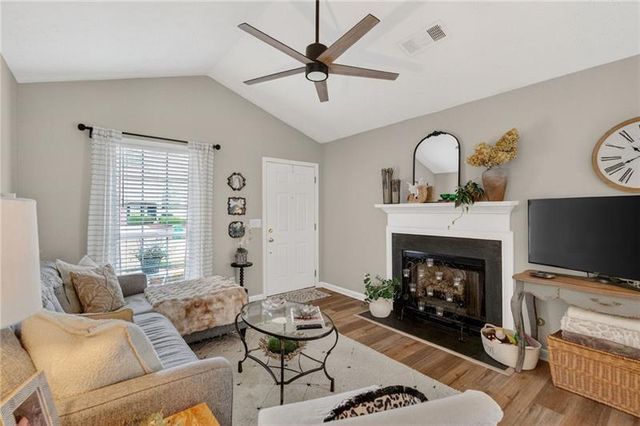 513 Stanford Place, Woodstock, GA 30188