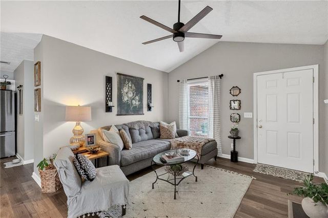 513 Stanford Place, Woodstock, GA 30188