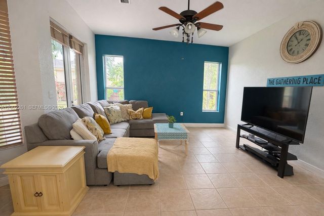 1483 SE 22nd Ln, Homestead, FL 33035