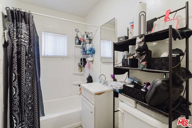 619 E 87th Street, Los Angeles, CA 90002
