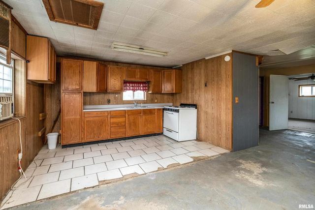 365 BOND Road, Galatia, IL 62935