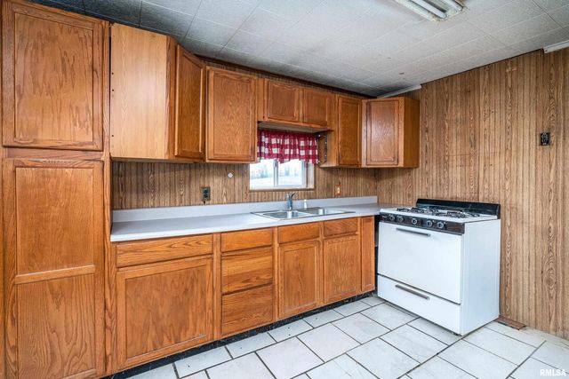 365 BOND Road, Galatia, IL 62935