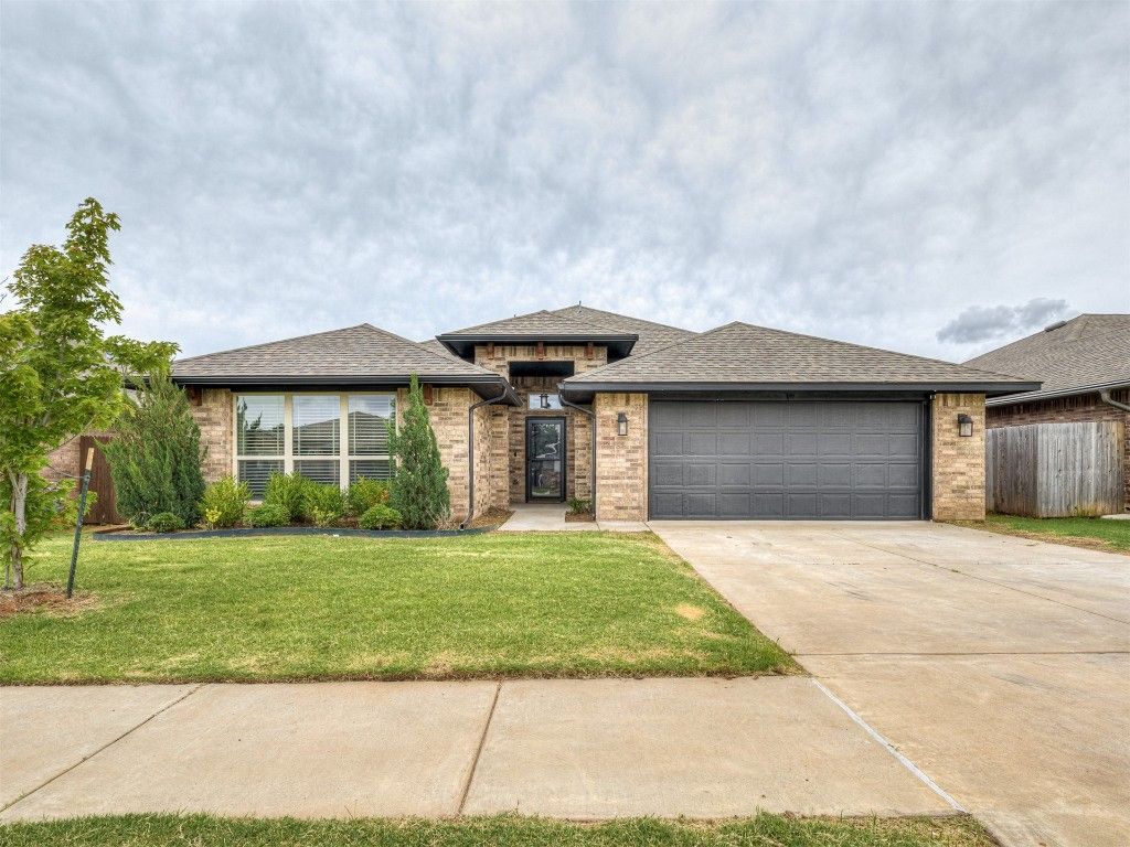 11604 SW 9th Street, Yukon, OK 73099