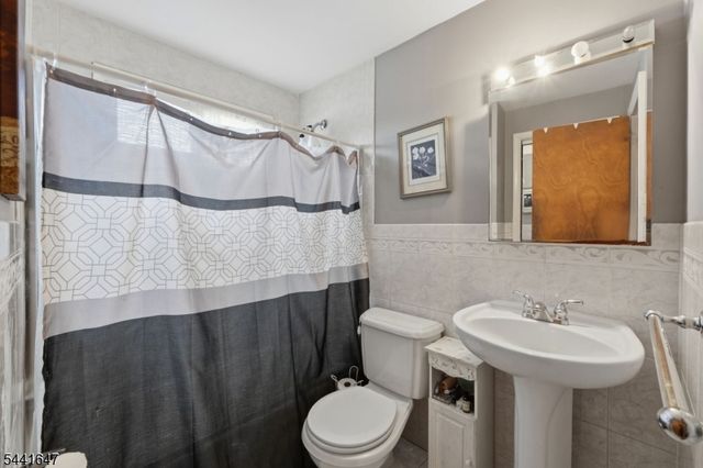 6 Plenge Dr, Belleville Twp., NJ 07109