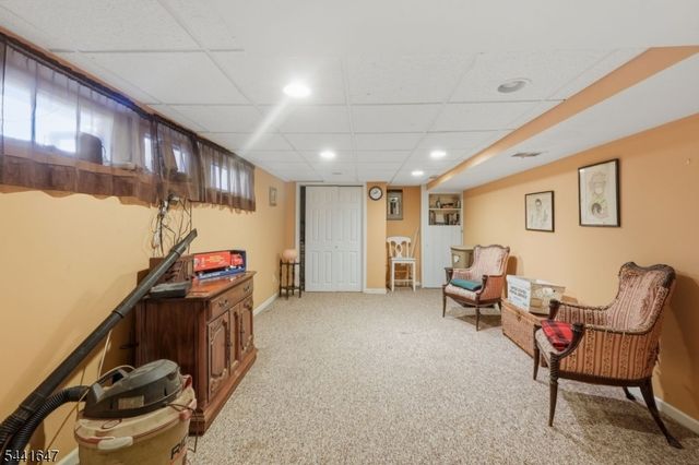 6 Plenge Dr, Belleville Twp., NJ 07109